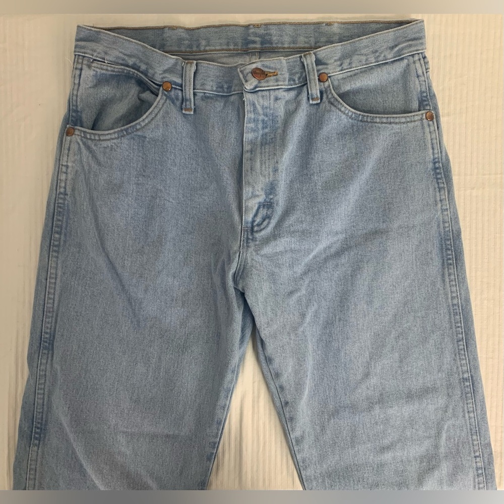 Wrangler 32x30 Light Wash Cowboy Cut Mens Jeans